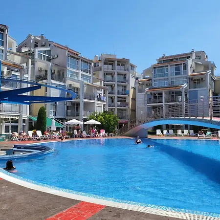 бриджит 阳光海滩