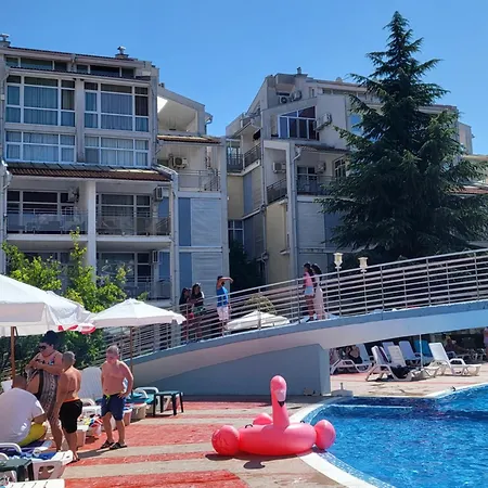 бриджит 公寓 *