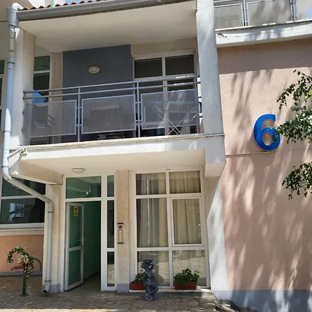 бриджит * 阳光海滩